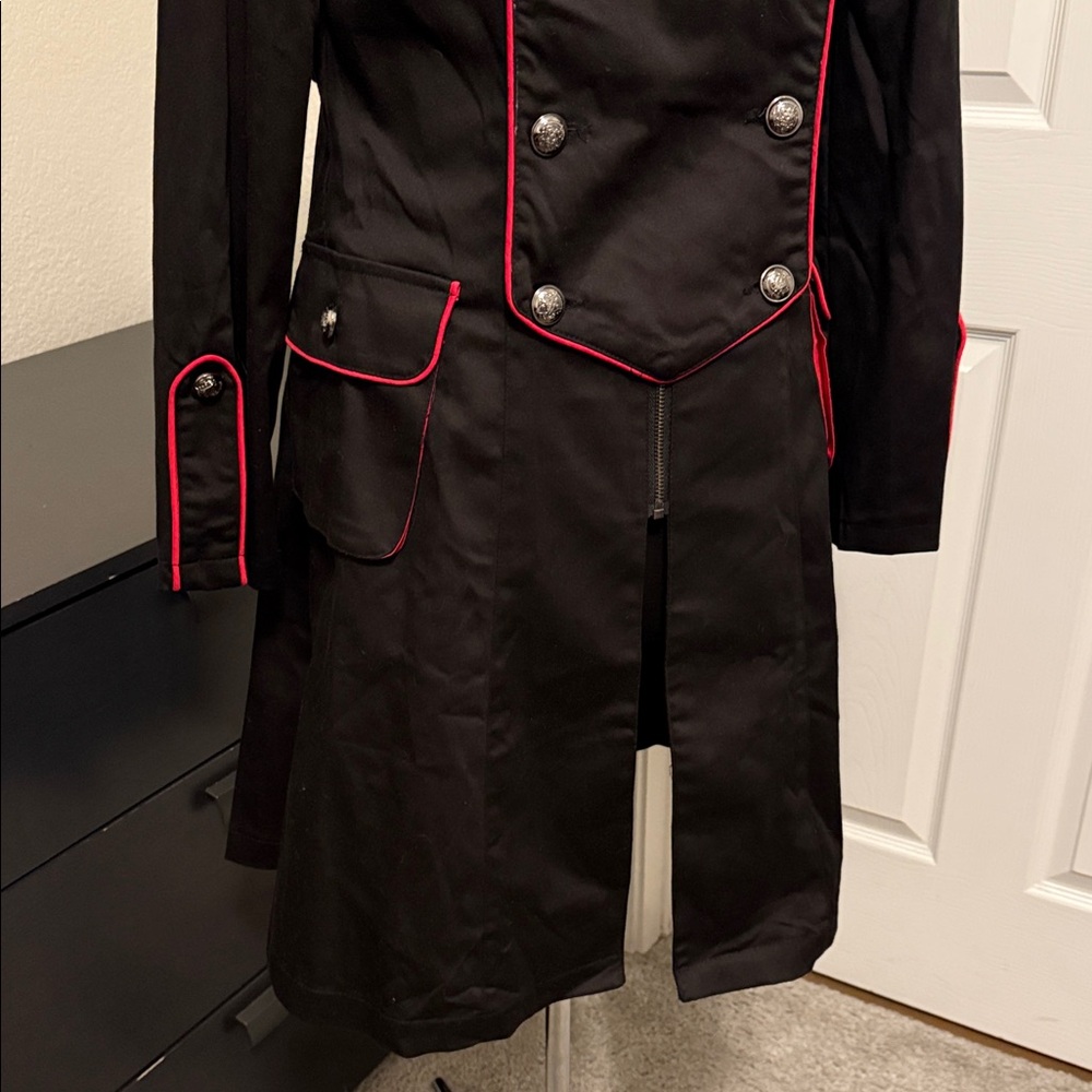 Elegant Black Trench Coat with Red Accents - Picture 2 of 6
